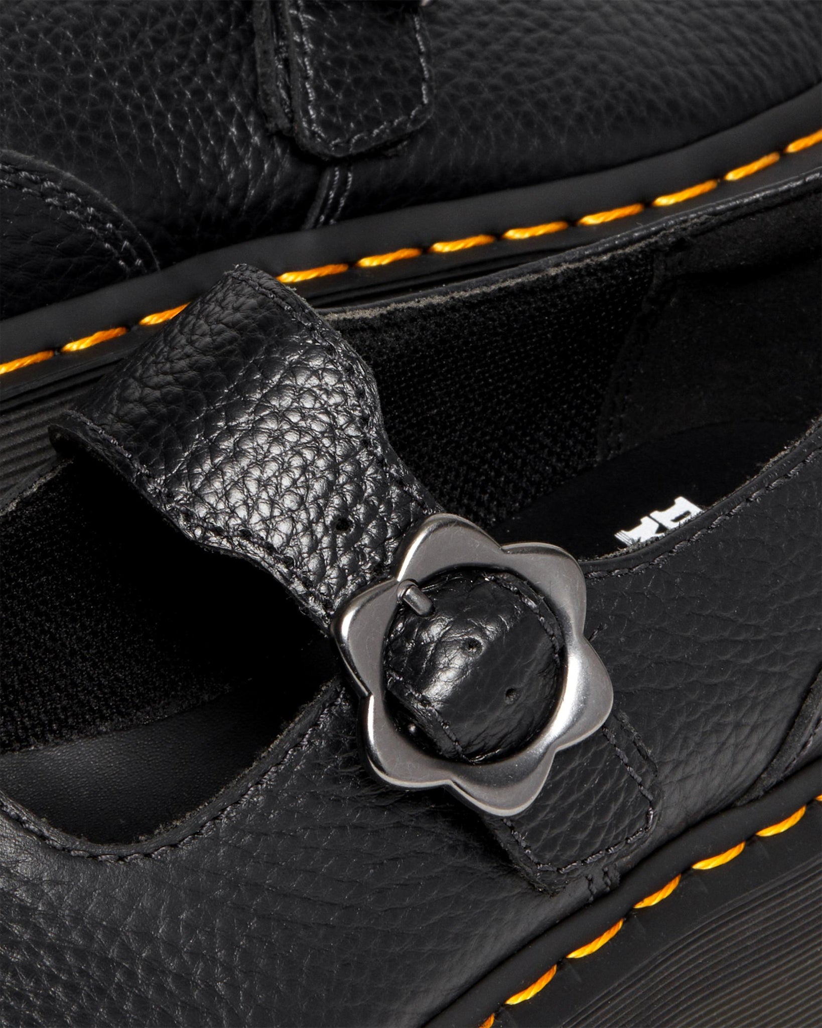 Chaussures à plateforme Addina en cuir avec boucle en forme de fleur