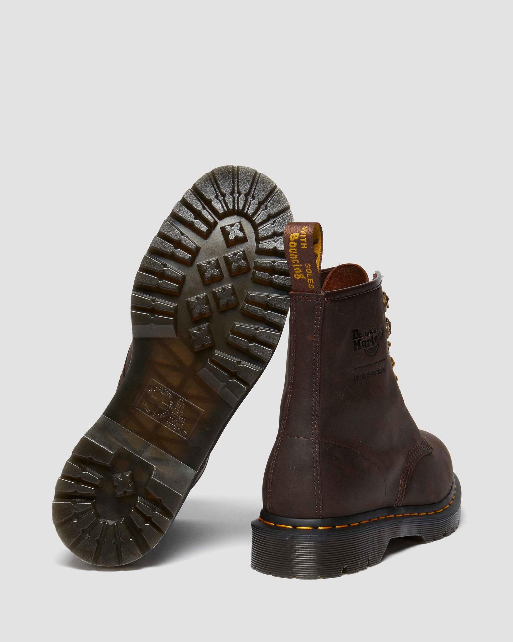 Dr. Martens x thisisneverthat – 1460 en Cuir Pleine Fleur Ciré