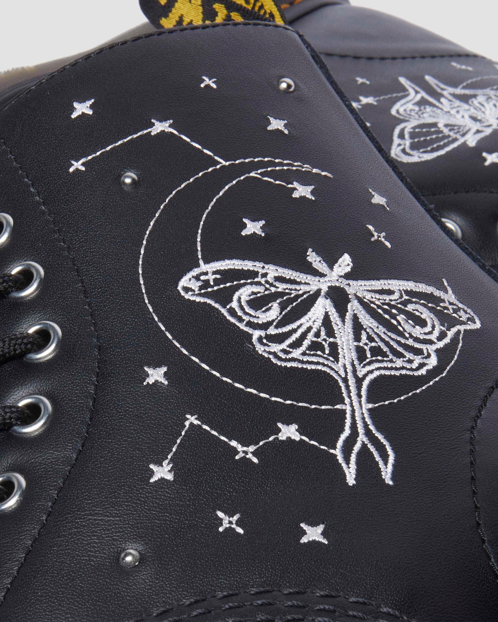 Bottes en cuir montantes 1460 à lacets avec broderie "Papillon Céleste"