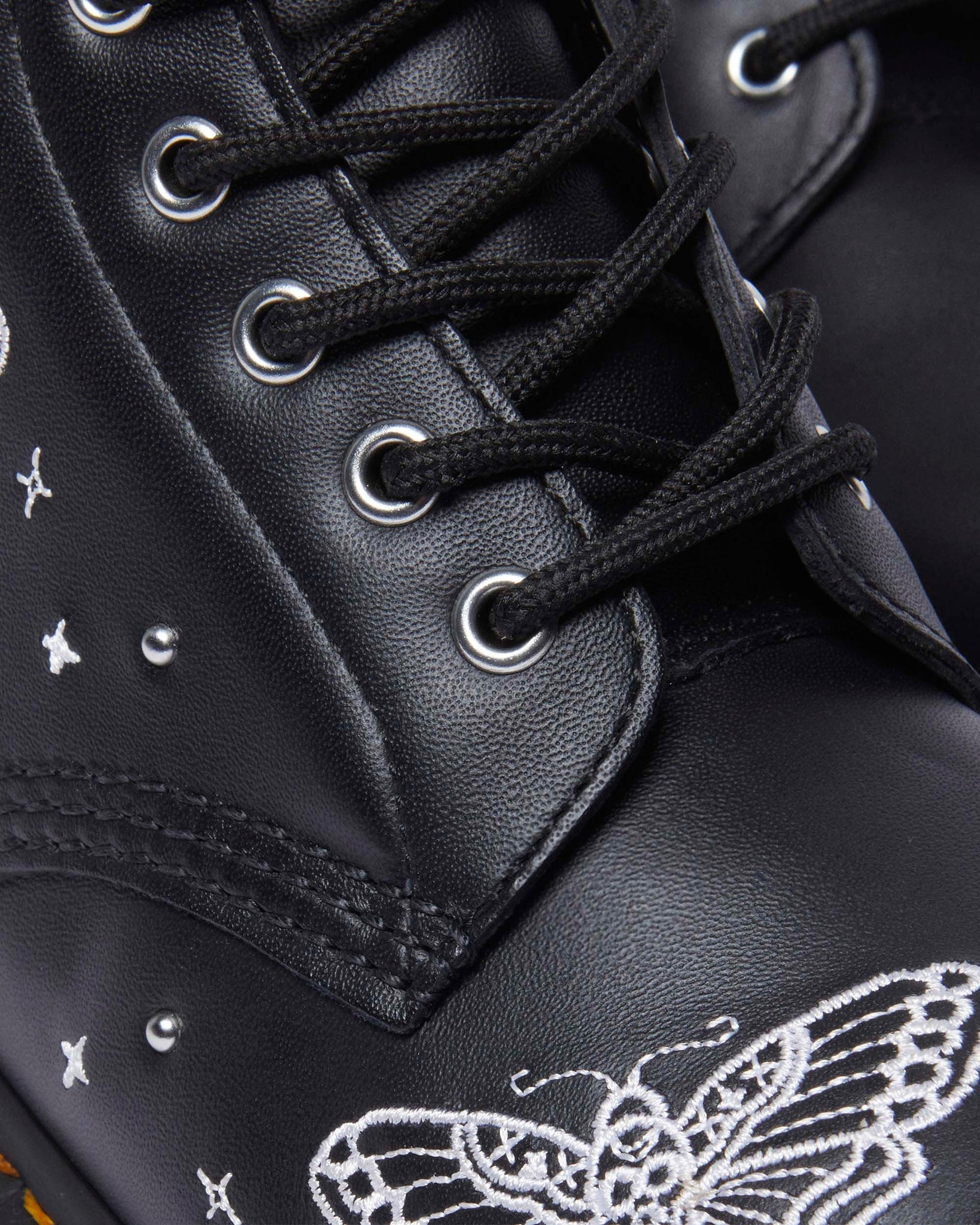 Bottes en cuir montantes 1460 à lacets avec broderie "Papillon Céleste"