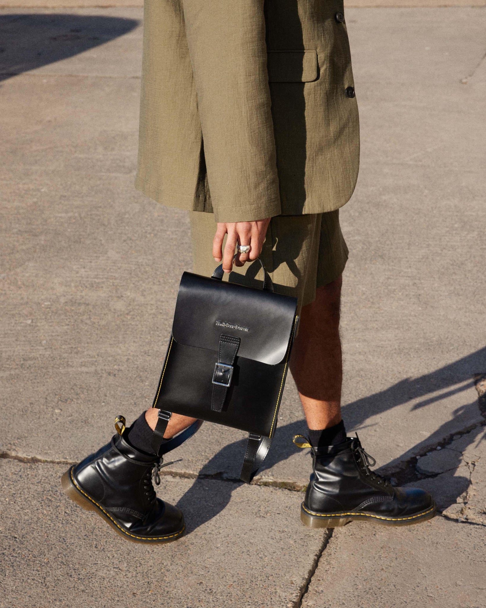 Petit sac à dos en cuir véritable, format compact et stylé