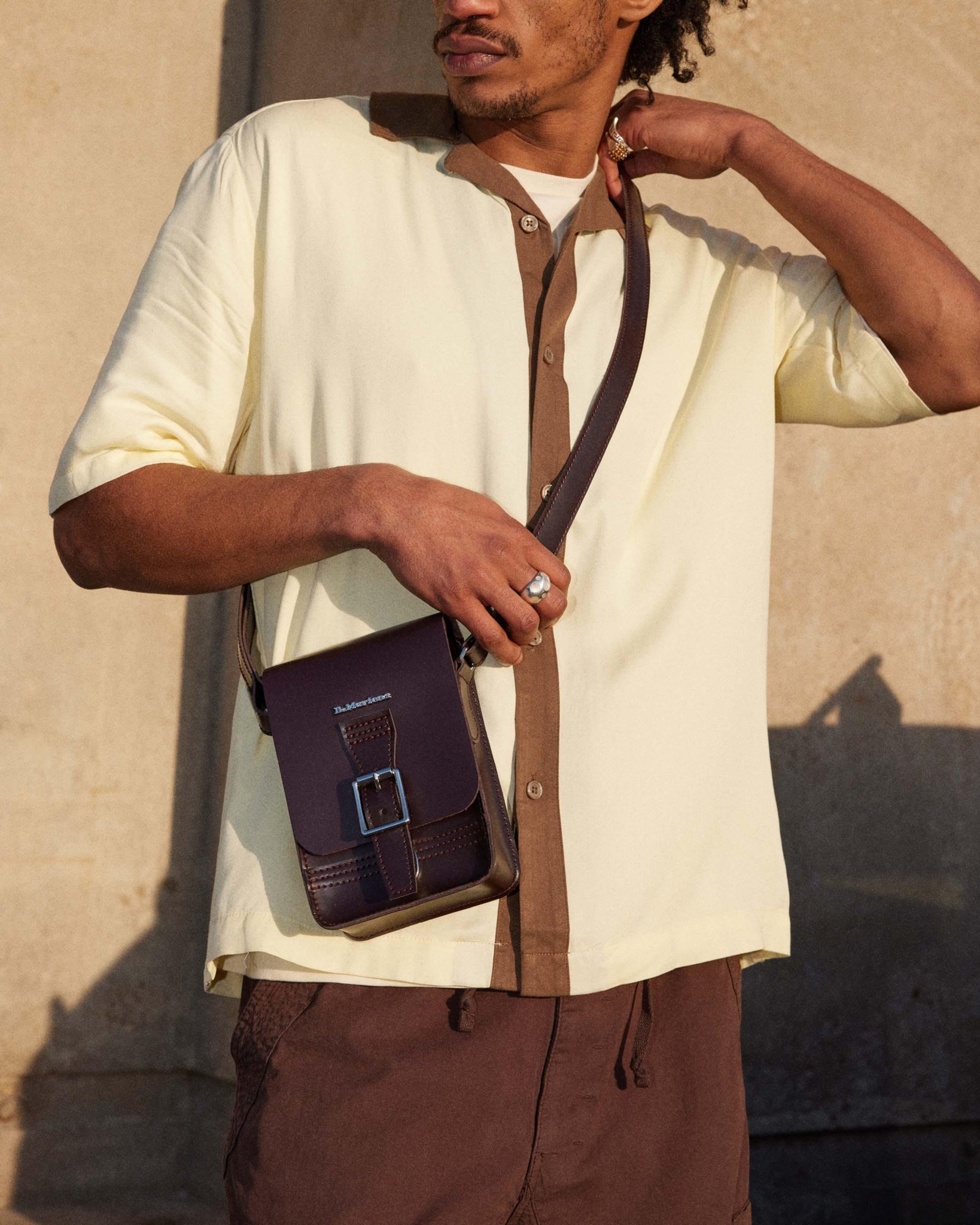 Sac bandoulière en cuir rigide (forme boîte)