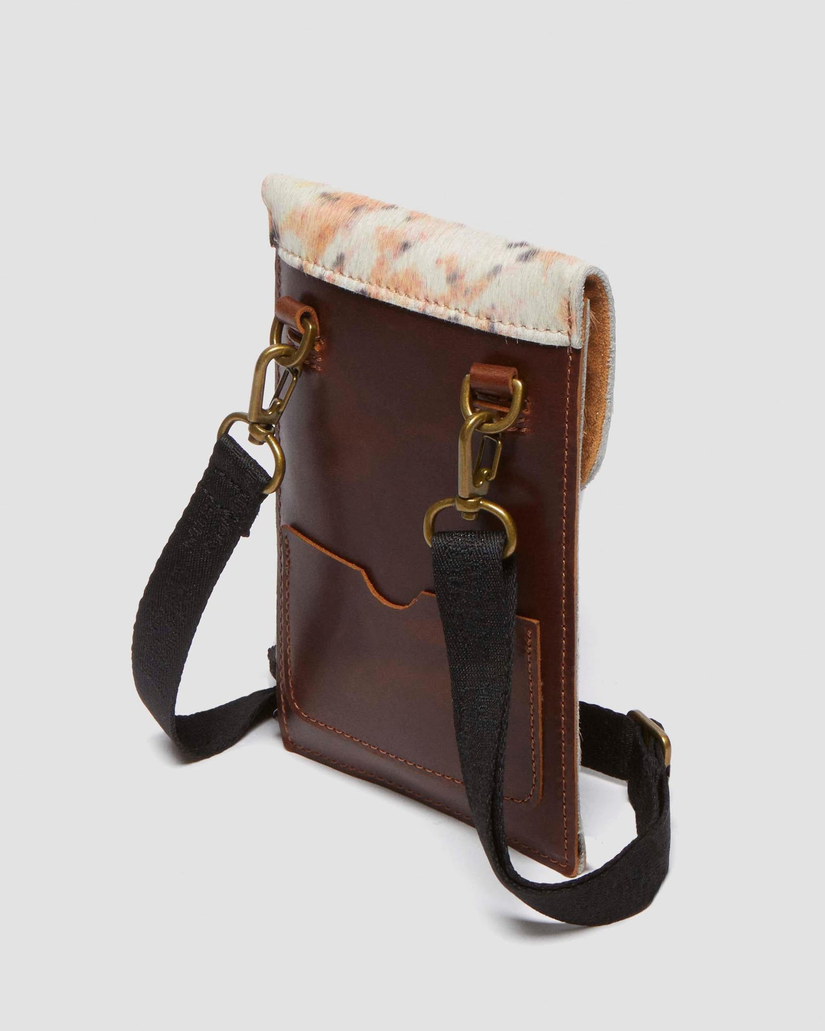Pochette pour téléphone en cuir à poils.